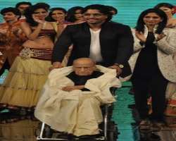 In his later years, he walked on the ramp with a wheelchair for fashion designer Riyaz Ganji for his summer line in Mumbai.